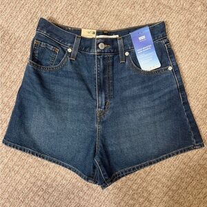 Levi's Women's High Waist Mom Blue Shorts size 26